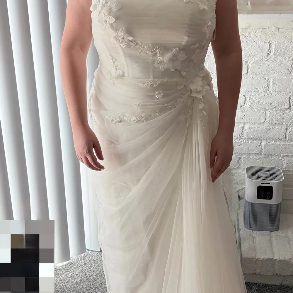 Wedding/Engagement/Elopement Dress - Picture 2 of 7